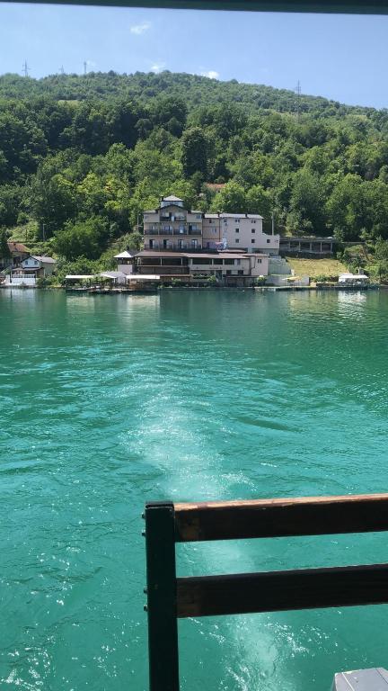 Bed and Breakfast Pansion Asim Jablanica Экстерьер фото